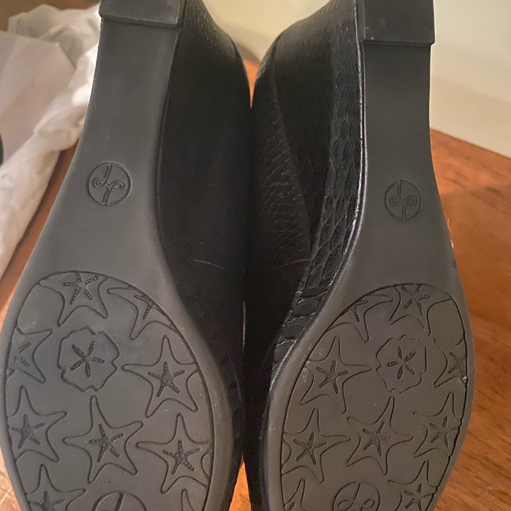 Lindsay Phillips Peep Toe Black Python Wedge - 10 - image 6